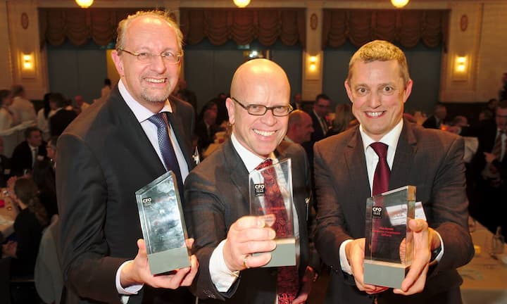 Die CFOs of the Year 2016!
Kategorie SPI: Vicotr Balli, CFO, Barry Callebaut AG;
Kategorie SMI: Dieter A. Enkelmann, CFO, Julius Bär;
Kategorie CFO Forum Schweiz: Pius Bernet, CFO, Schweizer Paraplegiker Stiftung