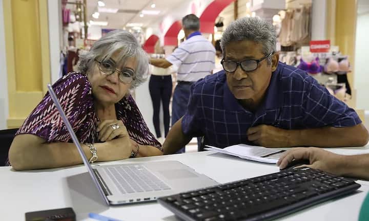 Gesundheitsreform
Versprechen: Donald Trump ist angetreten, die von Barack Obama geschaffene Gesundheitsreform abzuschaffen und durch ein besseres - sprich: für viele Amerikaner billigeres System - zu ersetzen.Joe Raedle/Getty Images