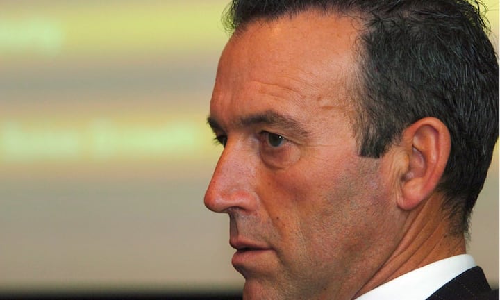 Neuseeland: 16'207 Dollar pro Person (in Armut)Der reichste Mann Neuseelands, Graeme Richard Hart, besitzt ein Vermögen von 8 Milliarden Dollar. Das BIP im Land liegt bei 43'837 Dollar pro Kopf.