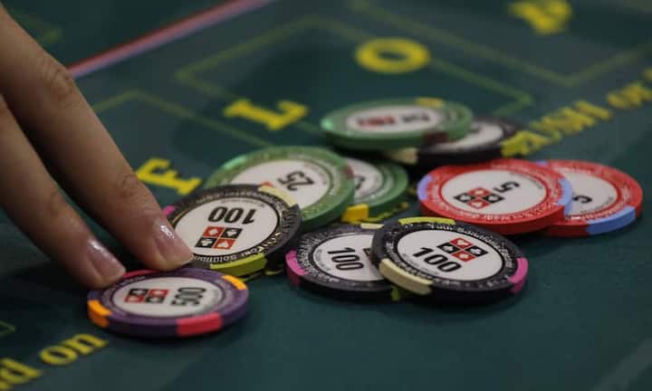 Platz 4: Im historischen Bereich des Hafens von Macau liegt das Casino Porte mit seinen 25'084 m2. Hier kann der Spieler zwischen drei Restaurants, 150 Tisch-Glücksspielen und 320 Spielmaschinen auswählen. Zudem stehen allen Stars und Sternchen zwei VIP-Bereiche zur Verfügung. (Symbolbild: Keystone)