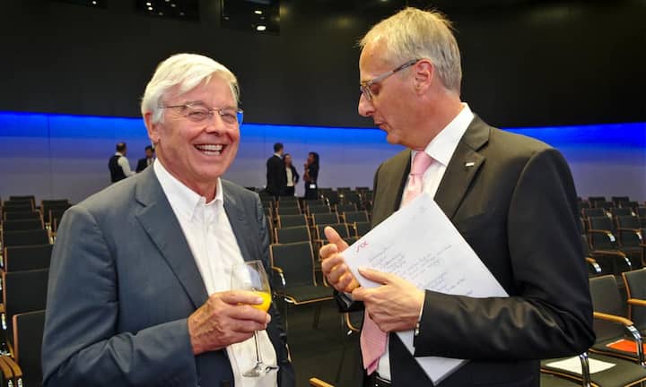 Peter F. Weibel, Chairman, UZH Foundation;
Urs Rüegsegger, Group CEO, SIX Group AG