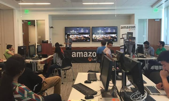 Platz 4: Amazon Lab126Durchschnittliches Gehalt inklusive Boni: 150'100 Dollar (145'000 Franken)Durchschnittliches Grundgehalt: 138'700 Dollar (134'000 Franken)Branche: Technologie; Forschung und EntwicklungHauptsitz: Sunnyvale, KalifornienFacebook/CC