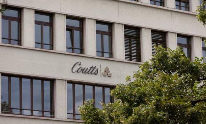 Diese zehn Schweizer Banken haben zur Beilegung des US-Steuerstreits bisher am meisten gezahlt*:Bank Coutts: 78 Millionen Dollar Busse, bekannt gegeben am 23. Dezember 2015.*Banken der Kategorie 1 und 2. Die Kategorie 2 ist für Banken mit US-Kunden, die Steuerdelikte begangen haben. Automatisch der Kategorie 1 zugeordnet wurden jene Banken, gegen die bereits ein Strafverfahren läuft.