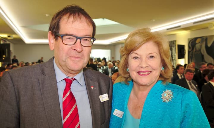 Andreas Eng, Staatsschreiber, Kanton Solothurn;
Anne Sweetbaum-de Vigier, Tochter von Bill de Vigier, Ehrenmitglied W.A. de Vigier Stiftung