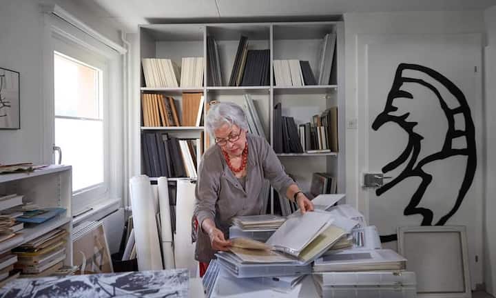 Der Koordinationsabzug von heute 24'675 Franken wird gesenkt. Er beträgt neu 40 Prozent des Jahreslohnes, mindestens jedoch 14'100 Franken und höchstens 21'150 Franken. Das führt dazu, dass ein grösserer Teil des Lohns versichert wird, was höhere Spareinlagen zur Folge hat.