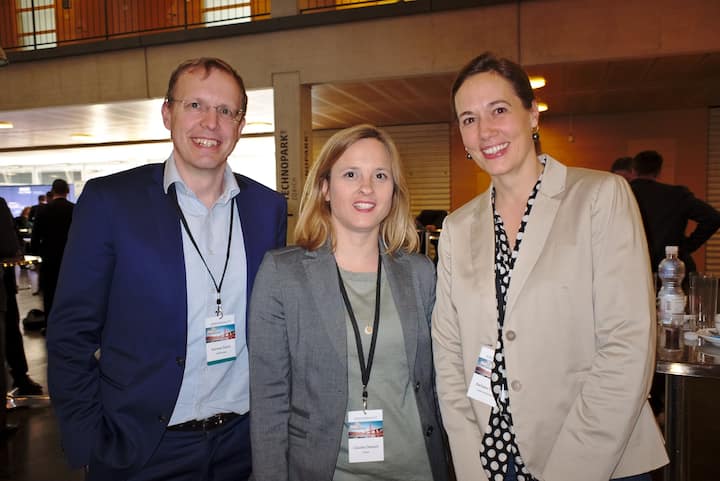 Norman Stürtz, Divisional Data Officer, Credit Suisse;
Claudia Dietschi, Vice President, Lithium International Inc.;
Barbara Fischer, CEO Arena Ventures AG (v.l.n.r.)