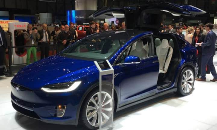 Das neue Modell - Tesla X – gibt es noch nicht zu kaufen. Es ist am Autosalon Genf das erste Mal in Europa zu sehen.