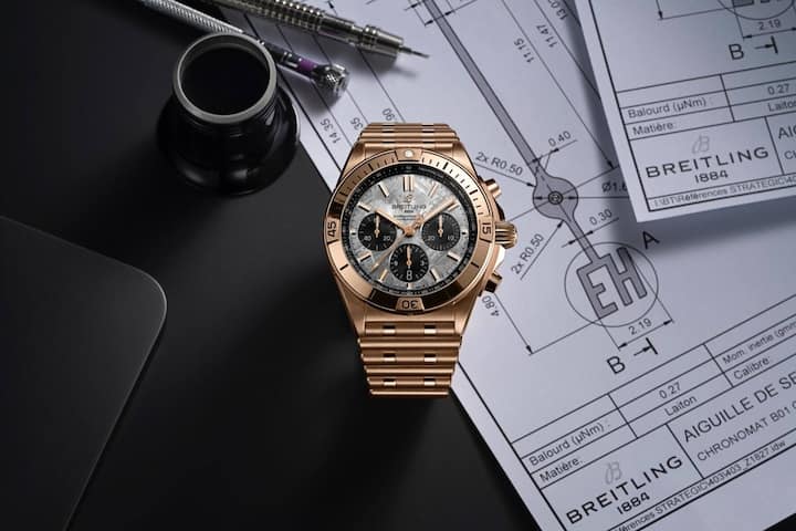 Chronomat B01: Gehäuse: 42 mm, Rotgold Kaliber: Breitling 01 (Manufakturkaliber) Gangreserve: ca. 70 h Preis: 25’500 Fr. mit Kautschukband; 45’000 Fr. mit Rouleaux-Band aus Rotgold.