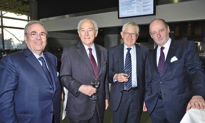 René Braginsky, Delegierter des Verwaltungsrates, InCentive Asset Management AG;
Reiner E. Gut, Ehrenpräsident, CS Group AG;
Kaspar Villiger, alt Bundespräsident;
Dr. Martin Meyer, Präsident des Schweizerischen Instituts für AuslandforschungBilder: Markus Senn