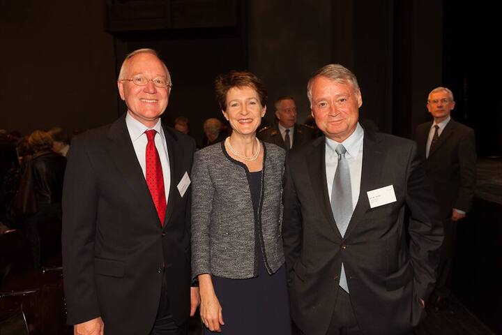 Bart Twaalfhoven, Botschafter der Niederlande in Bern; Simonetta Sommaruga, Bundesrätin; Urs W. Studer, Stadtpräsident Luzern