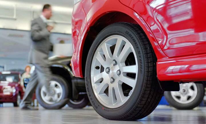 LeasingViele Schweizer kaufen sich ihr Wunschauto nicht, sie leasen es. Doch aufgepasst, dabei fallen nicht nur monatliche Leasingkosten an, zusätzlich müssen auch die obligatorische Vollkasko, der Service bei einer Markengarage und teure Mehrkilometer bezahlt werden.