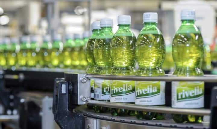 ...ehe sie 1996 Marketing-Leiterin bei Rivella wurde. Sie war verantwortlich für Rivella grün.