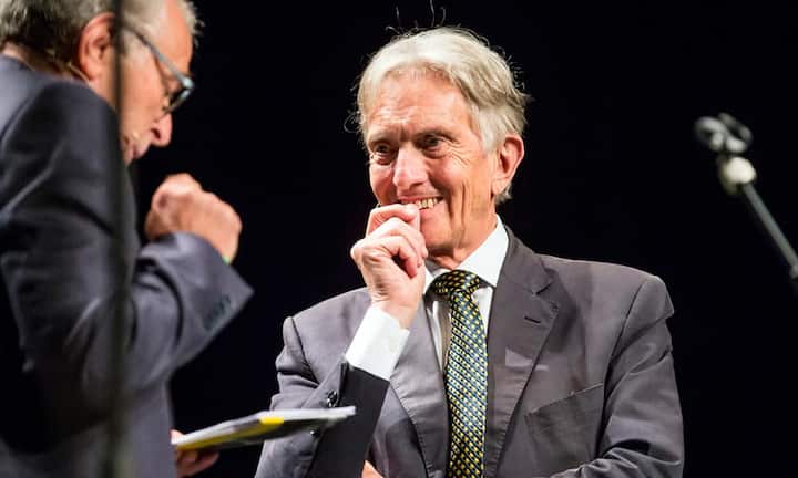 Die Mitstreiter:Im Tessin lässt sich die FDP in zwei Lager einteilen: in die etatistischen Radikalen aus dem ärmeren Sopraceneri und die marktfreundlicheren Liberalen aus dem Sottoceneri. Cassis lässt sich aber schlecht in eine dieser Kategorien einreihen und ist kein Vertreter der Tessiner Elite, auch wenn er regelmässig das von Marco Solari präsidierte Filmfestival von Locarno besucht und …