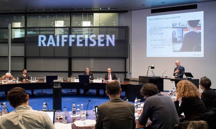 Knapp hinter dem VZ Vermögenszentrum landete in der Kategorie Banken national die Bank Raiffeisen. Raiffeisen erhielt unter anderem Punktabzüge, weil sie viele hauseigene aktive Fonds einsetzte.