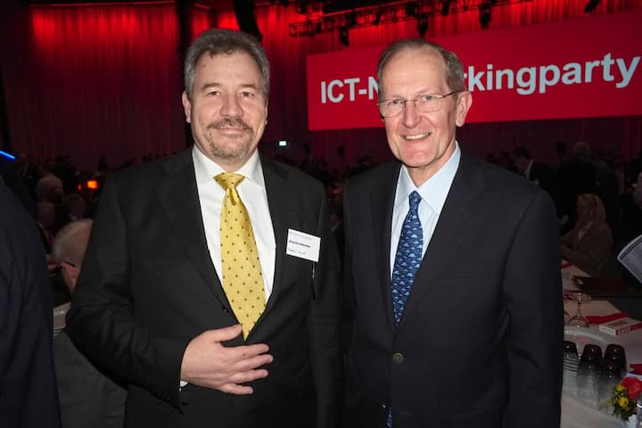 Jürg Aschwanden, Director Public Policy, upc cablecom; Joseph Deiss, alt-Bundesrat