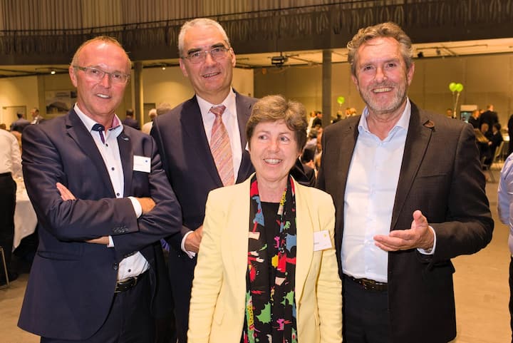 Michael Tschirky, Zentralpraesident VSEI; Gianni Operto, Praesident AEE Suisse; Kathy Riklin, Nationalraetin; Peter Gruetter, Paesident asut