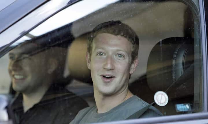 ... Facebook-Gründer Mark Zuckerberg. Der Börsen-Flop seines Unternehmens hat ihn in der Riege der Milliardäre weit zurückgeworfen. Nach Rang 14 im Vorjahr sackte er nun auf Platz 36 ab. Sein Vermögen schmolz von 17,5 Milliarden auf 9,4 Milliarden Dollar zusammen.