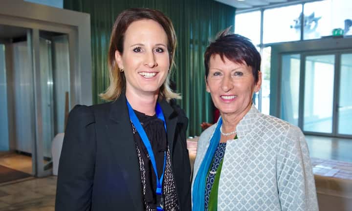 Angela Linsi, Immobilienberaterin, Walde & Partner Immobilien AG;
Ruth Meier