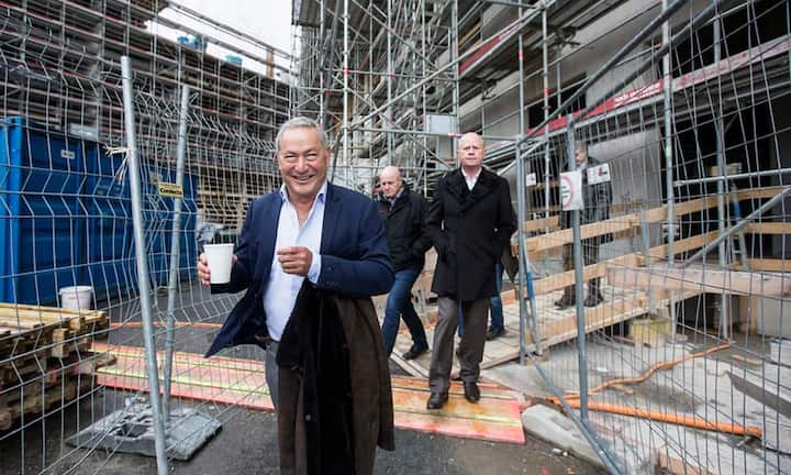 Samih SawirisInvestorSein 1,8-Milliarden-Franken-Projekt in Andermatt – Top-Feriendestination in spe – ist noch im Bau, verschlingt aber bereits Unsummen und verursacht Millionenverluste (36 Millionen Franken per Ende 2015). Besser läuft es bei seinem Fünfsternehotel The Chedi: Dies kürte der Gastroführer «Gault Millau» im September zum Hotel des Jahres.