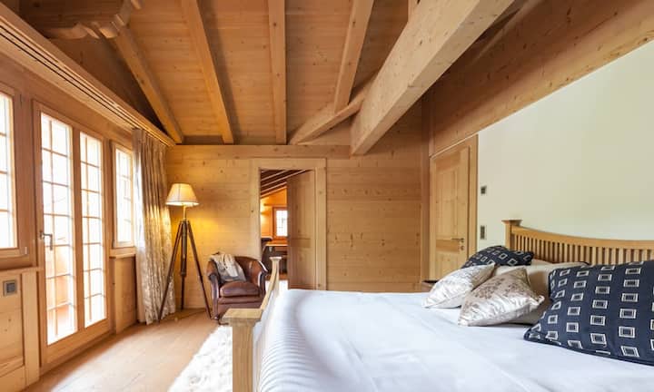 Dank den warm wirkenden Räumen ist ein rundum Wohlfühlerlebnis garantiert.