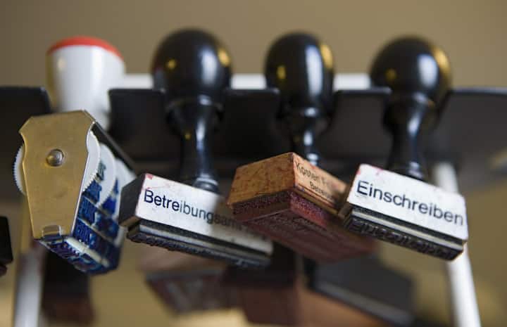 Das Betreibungsamt Zug versteigert derzeit mehrere Schweizer Luxusuhren.