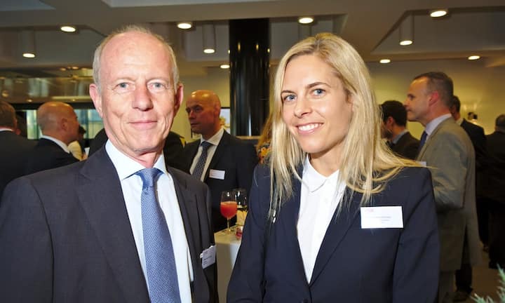 Hans van den Berg, Chairman, New Value AG;
Alexandra Schaller, Head of Custody Operations, Zürcher Kantonalbank