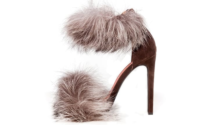 Kuschelig: Jeffrey Campbell (Frau) Ein aussergewöhnlicher Schuh aus Wildleder und Kaninchenfell für den besonderen Augenblick. Preis 210 Franken