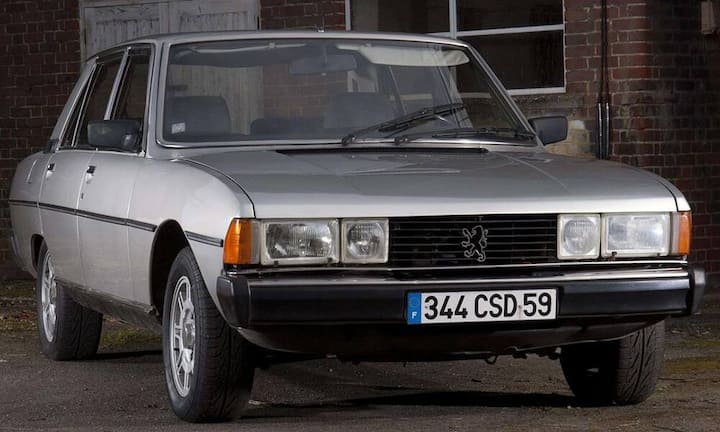 Für einen unauffälligen, aber repräsentativen Reisewagen entschied sich Valéry Giscard d’Estaing. In seiner Amtszeit von 1974 bis 1981 fuhr er unter anderem einen Peugeot 604. Für den französischen Hersteller war es das erste Modell aus dem Bereich der oberen Mittelklasse.