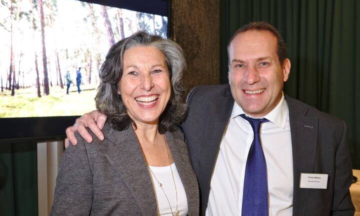 Miranda Amsler, Senior Manager Advertising, BMW (Schweiz) AG;
Olivier Mathys, Board Member, Riverside HK Ltd. Bilder:Markus Senn