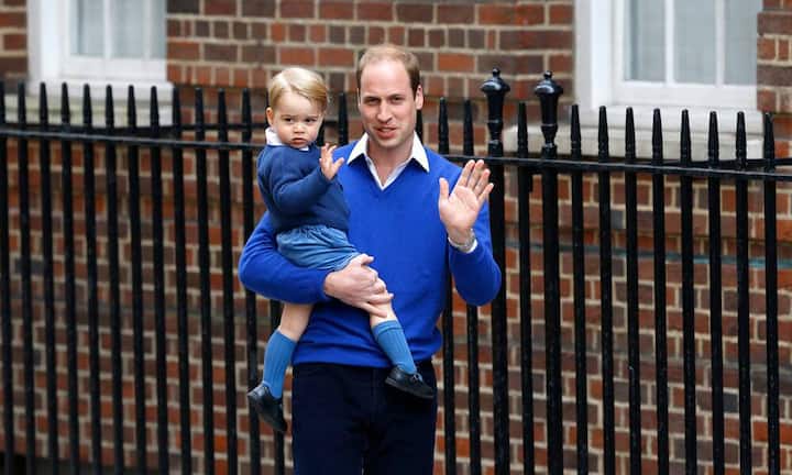 Brüderchen Prinz George war ebenfalls zugegen. Er lernte noch am gleichen Nachmittag seine Schwester kennen.