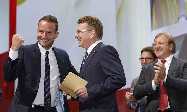 v.l.n.r. Gewinner Thomas H. Rüegg Baumann Federn AG, Hans-Ulrich Müller; Präsident Swiss Venture Club