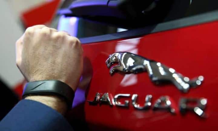 Die Highlights des Mobile World Congress 2016:Den Jaguar-Schlüssel am Handgelenk: Dieses smarte Teil wurde in Barcelona vorgestellt. Mit ihm kann der Fahrer das Auto kontaktlos öffnen.