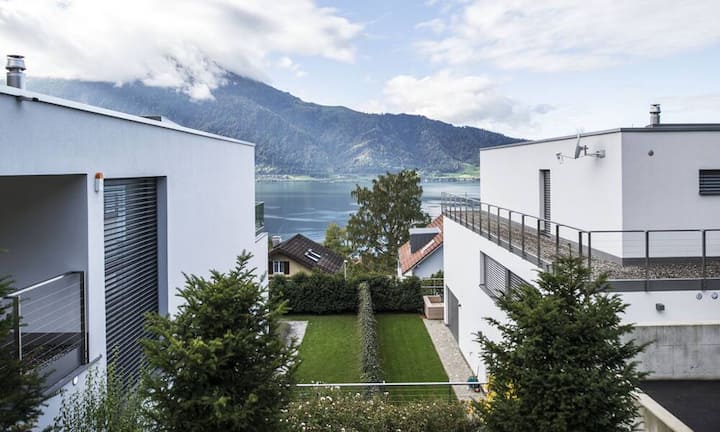 Platz 9: Zug In Zug liegt der Quadratmeterpreis für eine Wohnung ebenfalls bei 9'000 Franken.