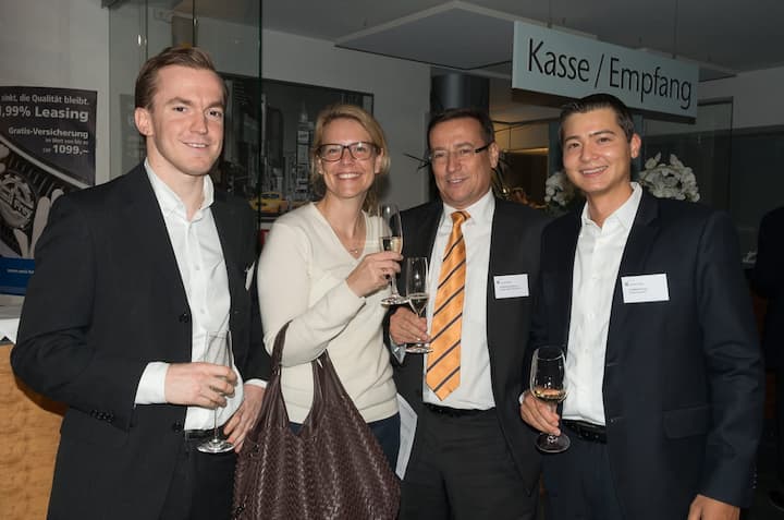 Philip Longoni, Credit Suisse Aviation Finance; Karin Oberlin, Credit Suisse AG; Stephan Neidhardt, Walder Wyss & Partner AG; Lorenz Fuhrer, Credit Suisse AG