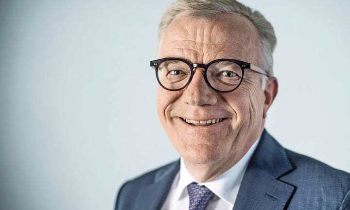 Hansueli Loosli:Der Präsident von Swisscom und Coop will mit der Online-Plattform «Siroop» eine Vorreiterrolle bei der Digitalisierung spielen. Im nächsten Jahr muss das jüngste Kind laufen lernen.Tomas Wüthrich / 13 Photo
