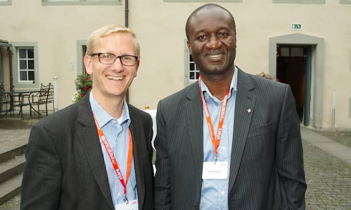 Jens von Lackum, Senior Vice President, Aesculap AG; Charles Fordjour, Project Leader Roche Africa Project, Roche