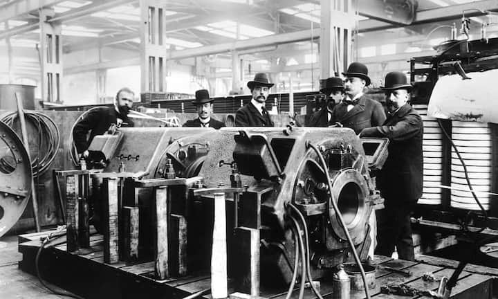 Auch bei der Elektrifizierung der Eisenbahn machte sich BBC einen Namen. Ab 1900 baute die Firma Dampfturbinen. Vier Jahre später war die Turbinensparte bereits für die Hälfte des Umsatzes verantwortlich.