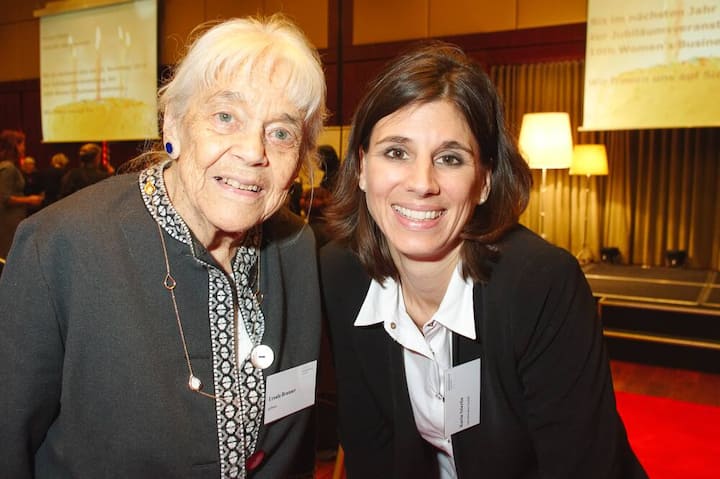 Award Winnerin Ursula Brunner, gebana und Motivationspreisgewinnerin Karin Stierlin, Inhaberin, taboobreaker GmbH