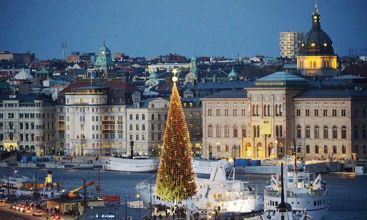 4. Stockholm
... Stockholm. Die Schweden sichern sich zwar Gold in Europa, schaffen es im weltweiten Vergleich aber knapp nicht aufs Podest. Nicht in den Top 10 sind die europäischen Städte Barcelona (15), London (18), Frankfurt (20), Brüssel (22), Paris (23), Mailand (26), Rom (27), Istanbul (41) und Moskau (43).