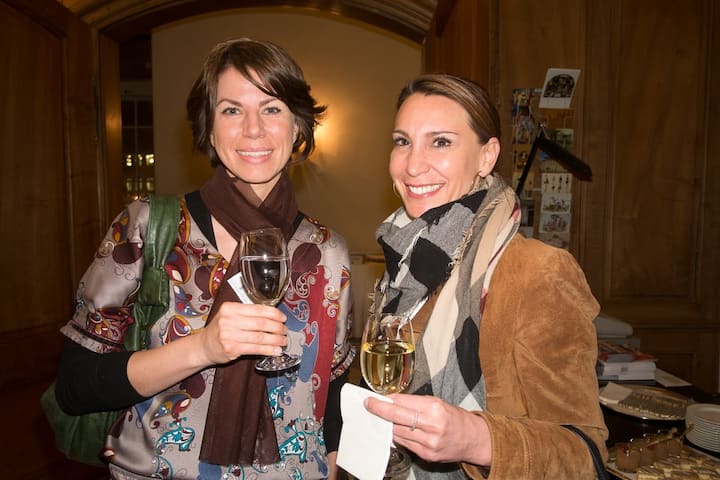 Eva Maria Maute, Lindt & Sprüngli (International) AG; Alexandra Weis, Trade Marketing Manager / Duty Free, Lindt & Sprüngli