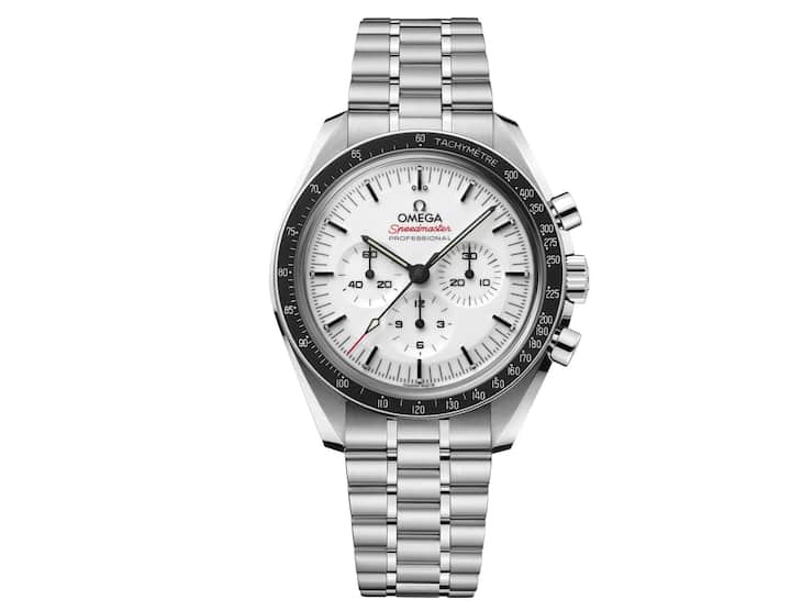 Omega Speedmaster Professional Die Moonwatch im 42-mm-Stahl­gehäuse mit weissem Zifferblatt ist das neue und bislang hellste Kapitel in der Legende ohne Ende. 7700 Fr.