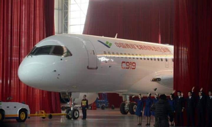 Die Kosten für das Passagierflugzeug sind nicht bekannt.