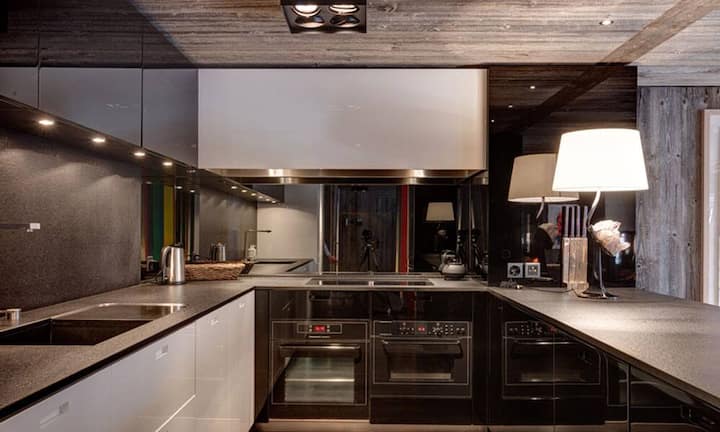 ... geräumigen Küche.