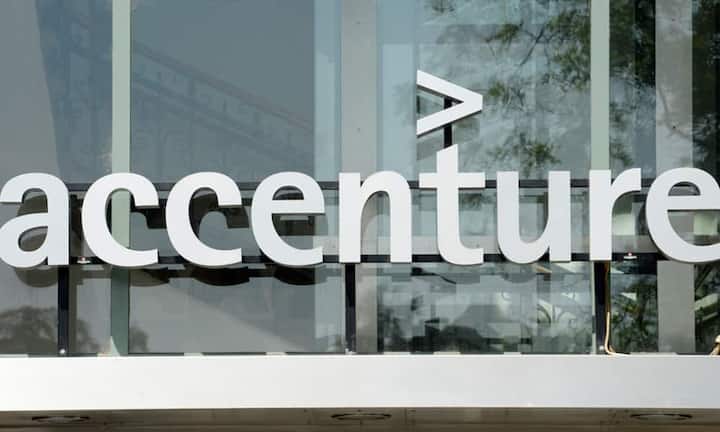 Accenture kann bei den Business-Studenten am meisten zulegen. Mit 13 gewonnenen Rängen liegt die Firma neu auf Platz 46. Bilder: Keystone/Pexels