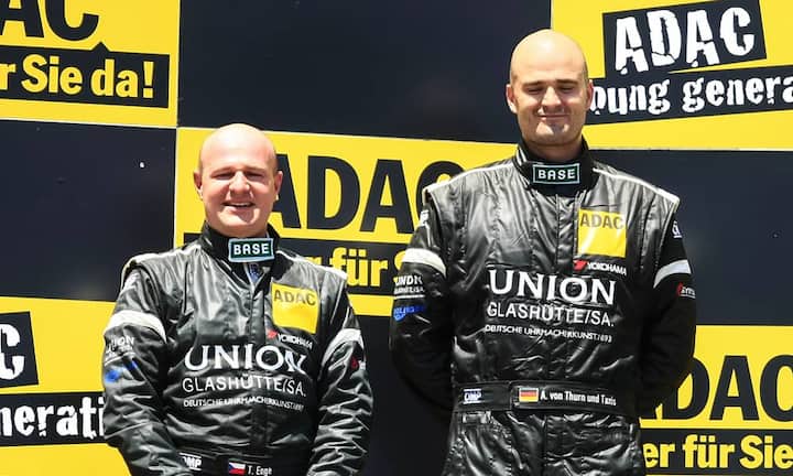 Mit seinen geschätzten 1,5 Milliarden US-Dollar Privatvermögen ist Albert von Thurn und Taxis (re.) einer der reichsten Männer Deutschlands, jedoch bei weitem nicht der reichste Junggeselle der Welt.