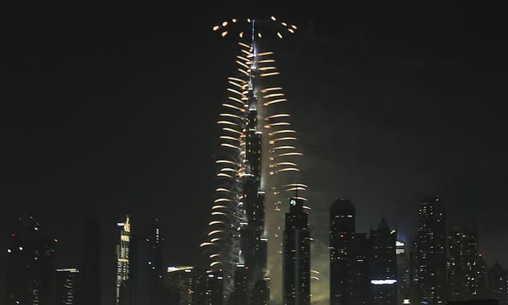 In den Vereinigten Arabischen Emiraten begrüsst man 2017 mit Feuerwerk.