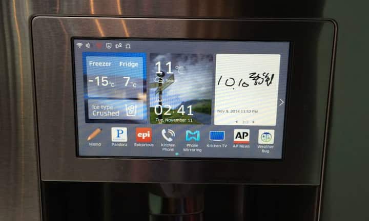 Hightech nutzen  Wer gerne mal vergisst, was er noch alles im auf Lager hat, kann sich die Technologie von smarten Kühlschränken zunutze machen. Solche Hightech-Geräte sind zwar teuer, melden aber dank intelligenter Software über das Smartphone, woran es fehlt, was bald abläuft und wie die Temparatur dem Inhalt angepasst werden sollte.