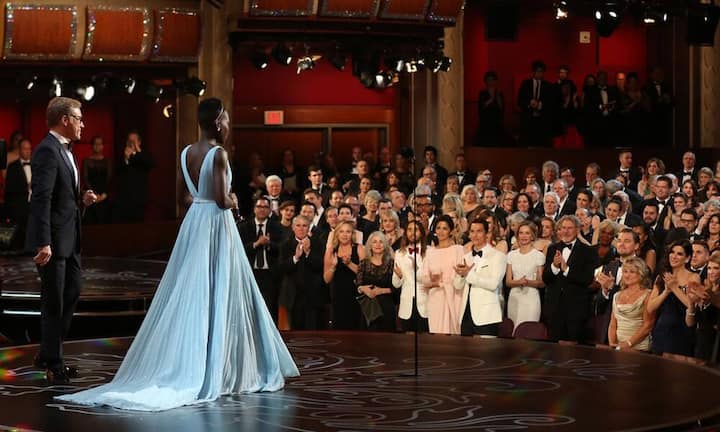 Für die Rolle als beste Schauspielerin in «12 Years a Slave» erhält Lupita Nyong'o eine Standing Ovation. Zum gleichen Film erhält...