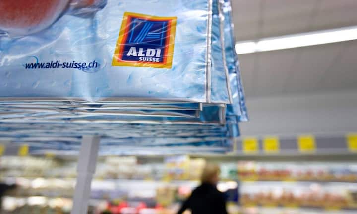 Rang 8: Aldi Einkauf GmbH & Co.Weltweit betreibt Aldi über 10'000 FIlialen. In der Rangliste der grössten Detailhändler reicht es auf den 8. Rang.Einzelhandelsumsatz von gut 81 Milliarden Dollar
