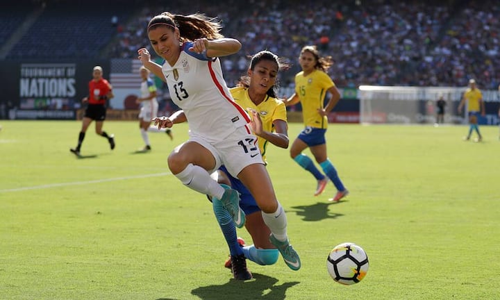 2. Alex Morgan: Die Stürmerin ist der Star der US-Elf. Mit einem Lohn von 450'000 Franken liegt sie schon fast auf Männerniveau. Dank Sponsoringverträgen soll sie insgesamt 3 Millionen Franken im Jahr einnehmen.